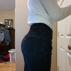 Vintage corduroy 550 Levi’s mom jeans!